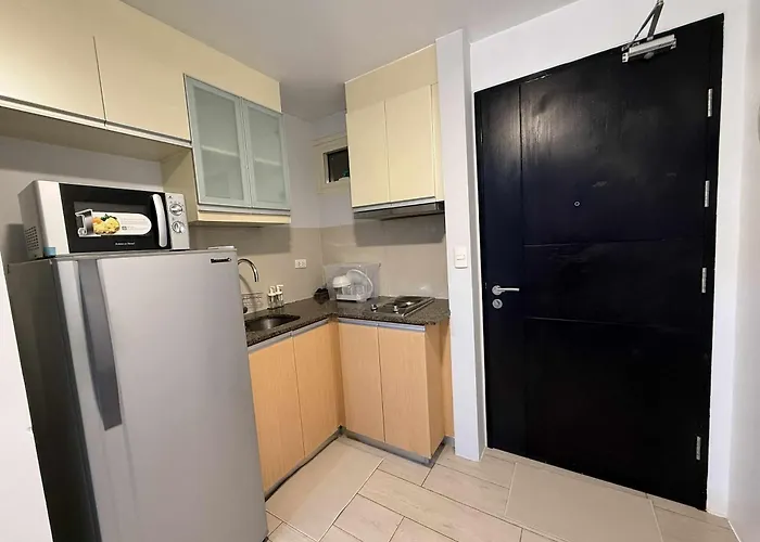 Aparthotel Condotel Across Naia T3 81 Newport Blvd 3*