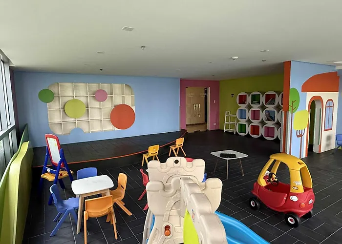 Condotel Across Naia T3 81 Newport Blvd Aparthotel